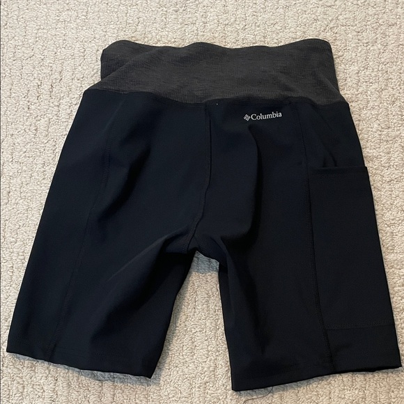 Columbia Black Women's Bike Shorts with Gray Waistband Panels - Picture 2 of 2